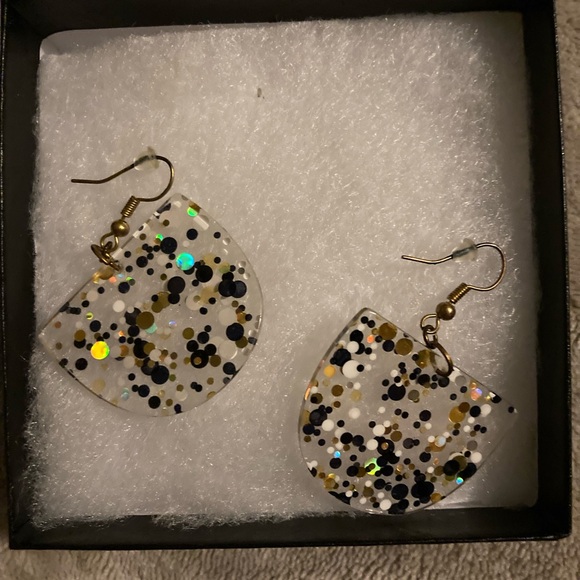 Arabella Galleria Earrings - Picture 2 of 6